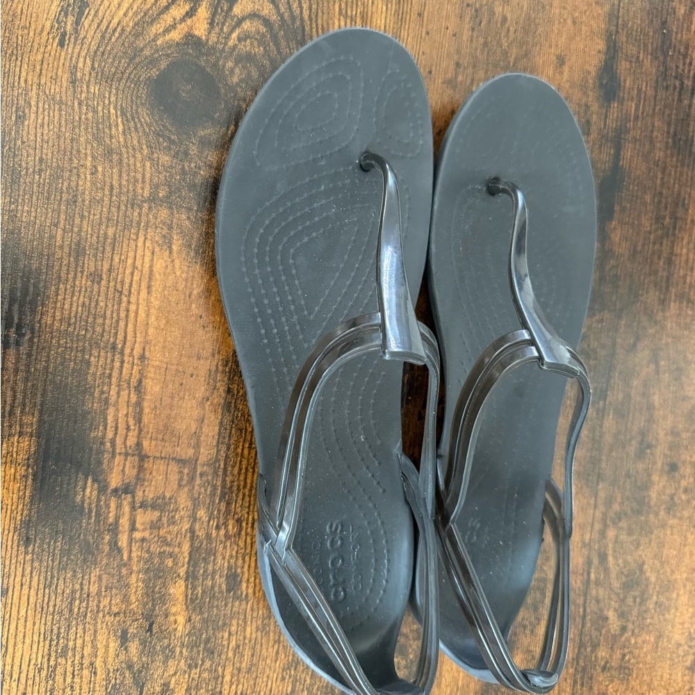 Crocs Isabella T-strap sandal - Hard to find - size 8